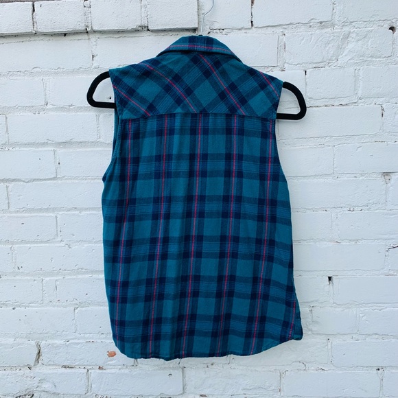 ✨Free Add-On✨Forever 21 Plaid Vest - Picture 4 of 4